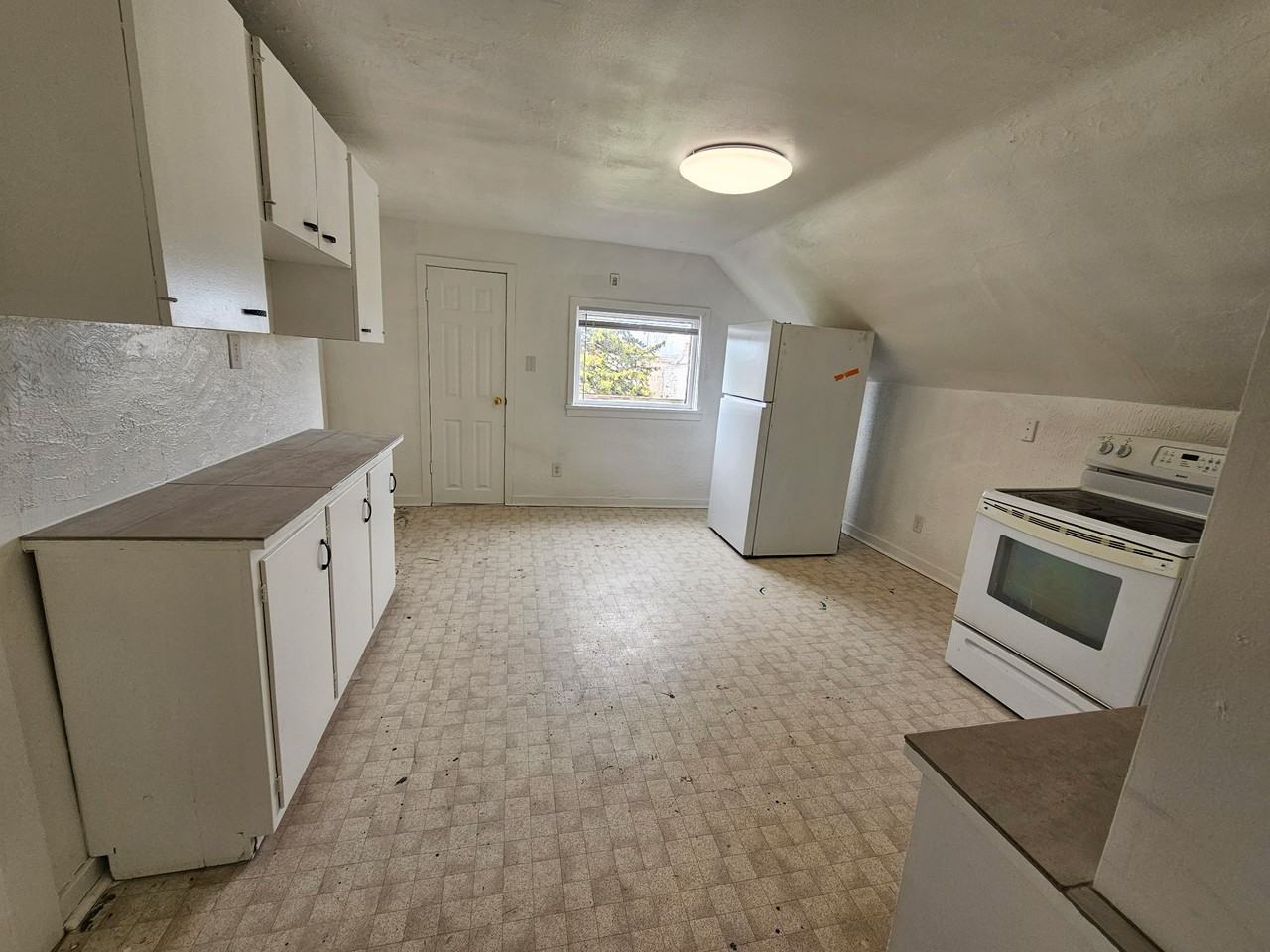 1804 11th St #2 - Photo 4 of 10