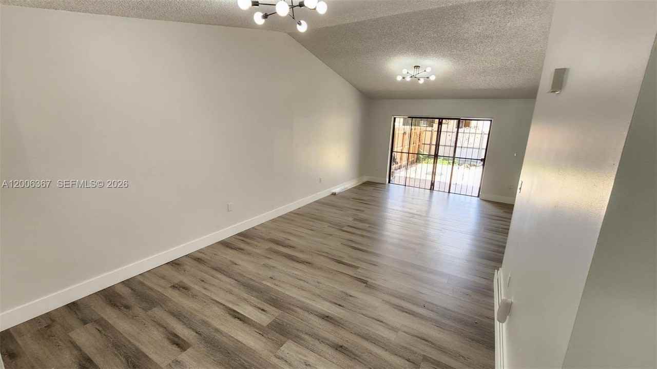 5046 Sw 145th Ave #5046 - Photo 2 of 20