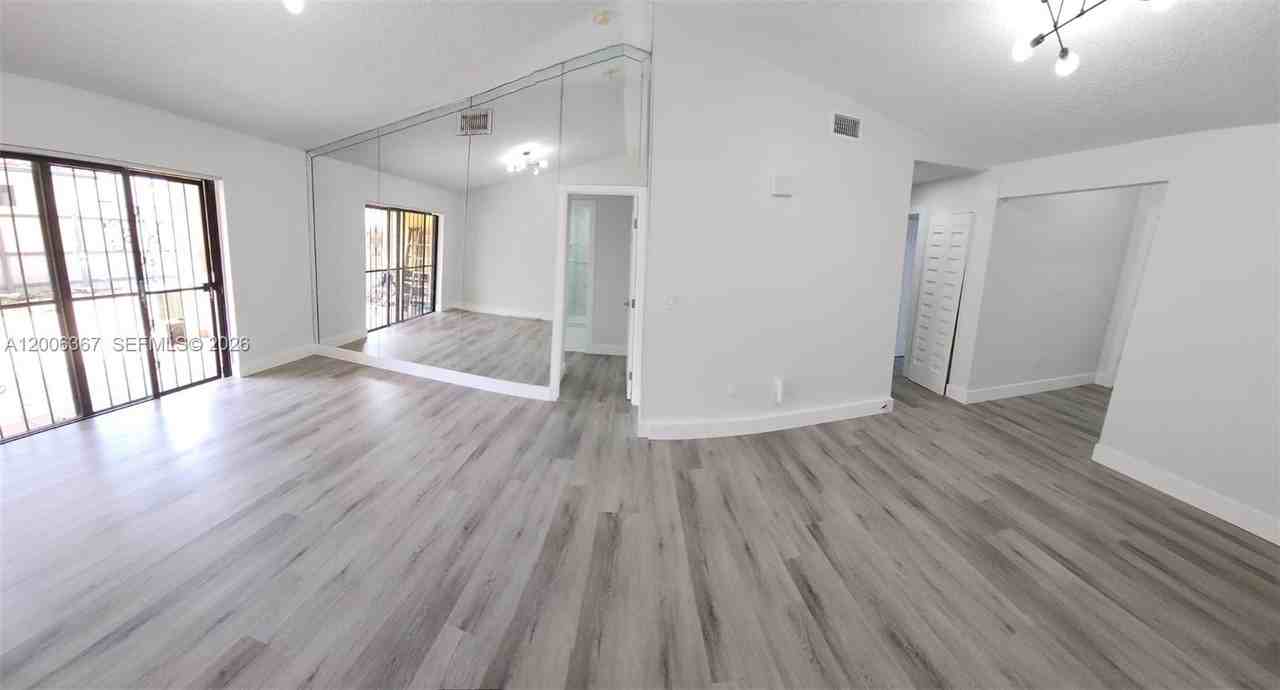 5046 Sw 145th Ave #5046 - Photo 3 of 20