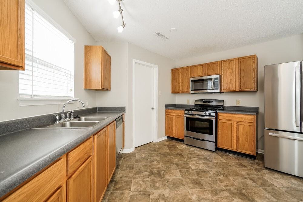 10841 Zimmerman Ln - Photo 7 of 28