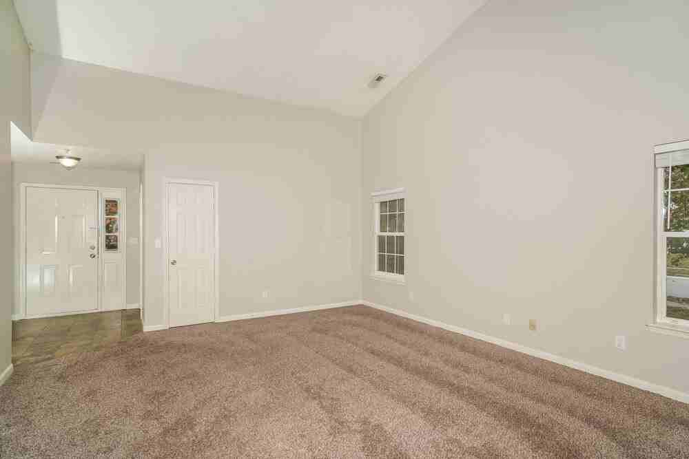 5654 Fair Ridge Pl - Photo 5 of 16