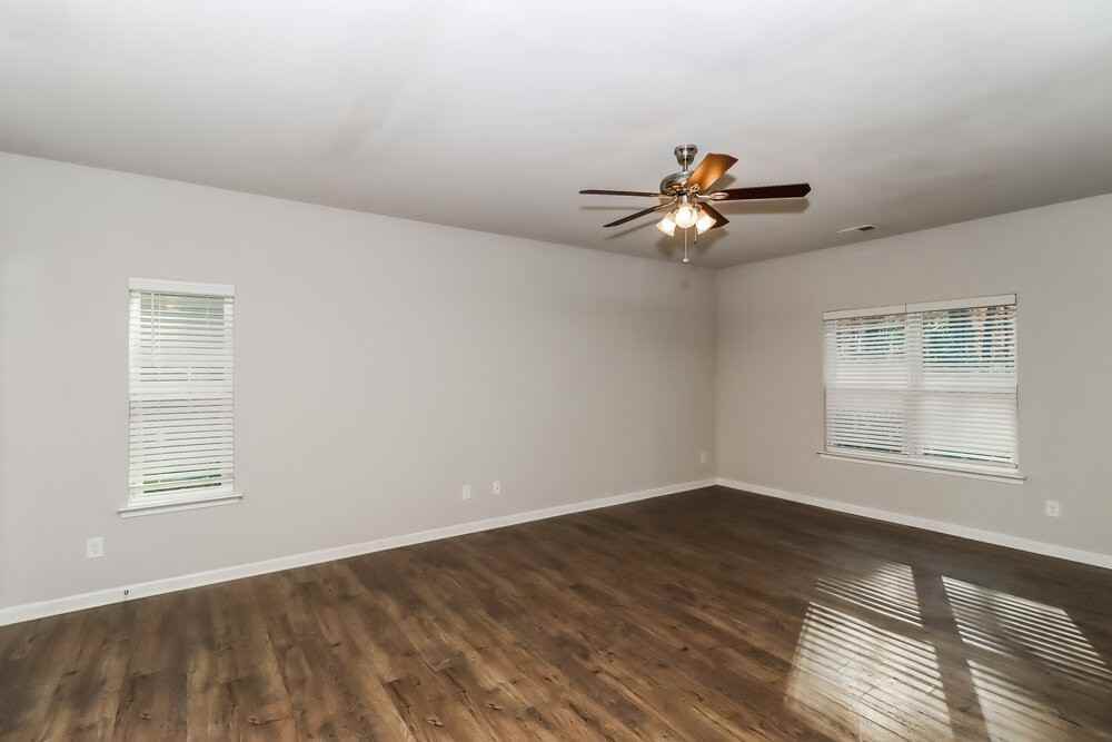 1017 Helms Rd - Photo 6 of 17