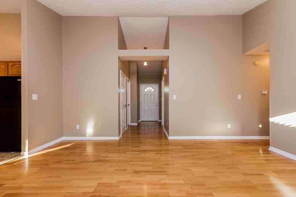 274 Glendale Ct - Photo 2 of 18