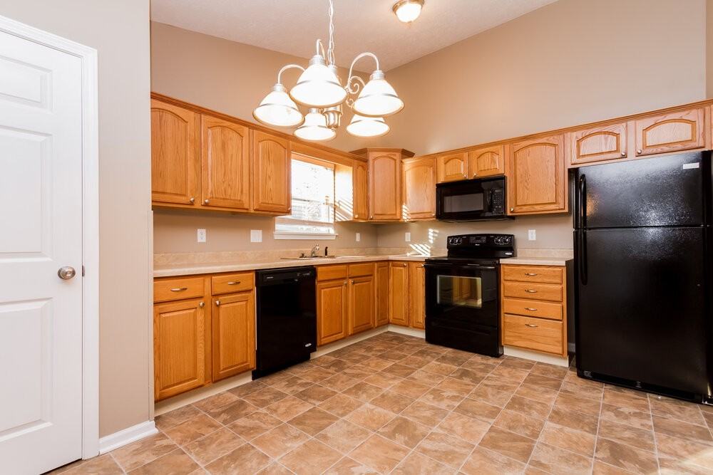 274 Glendale Ct - Photo 6 of 18