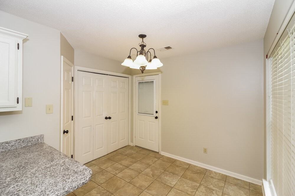 1676 Sandpiper Cv N - Photo 5 of 15