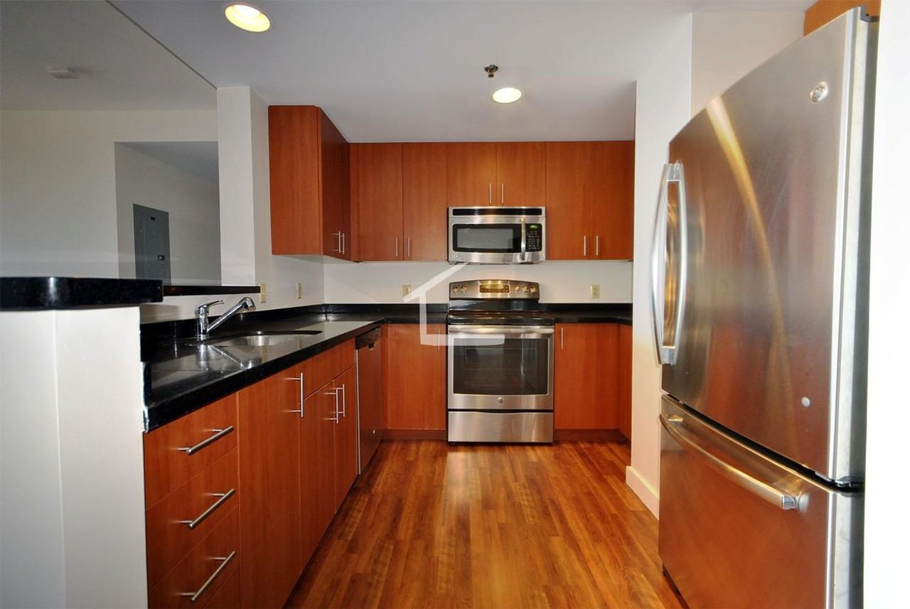 179 Brookline Ave - Photo 3 of 7