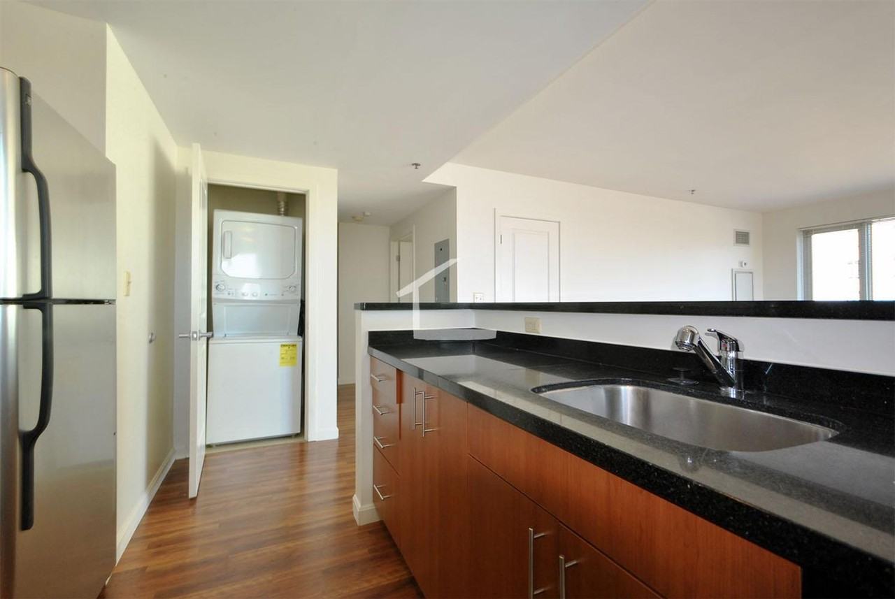 179 Brookline Ave - Photo 4 of 7