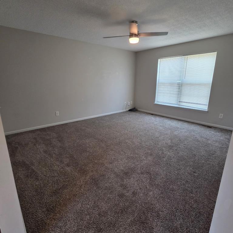 18713 Woodruff St - Photo 4 of 17