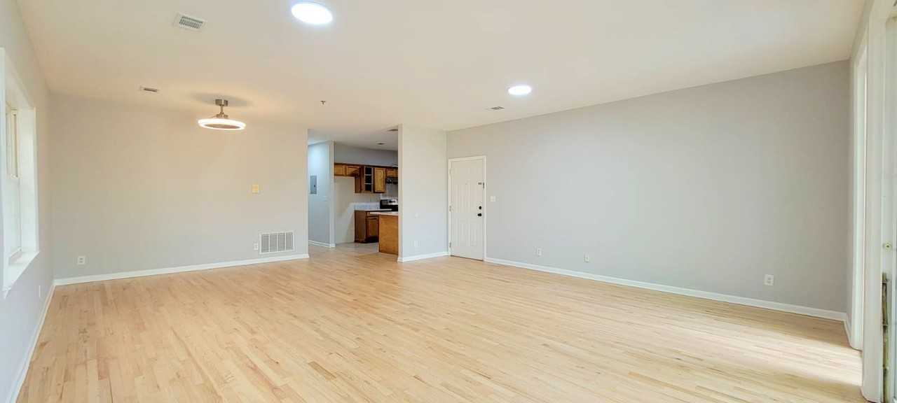 175-177 Manchester Place #2 - Photo 5 of 17