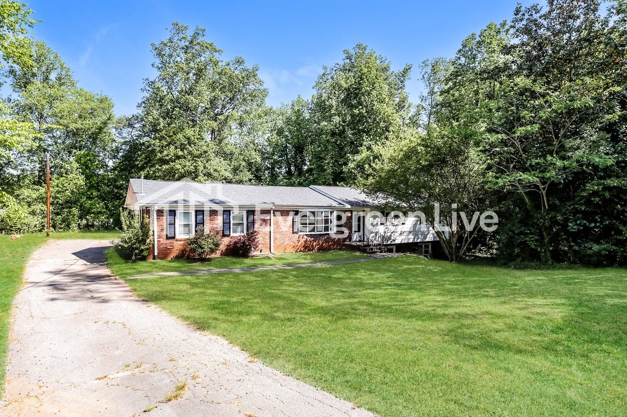 943 Mike Cir - Photo 2 of 15