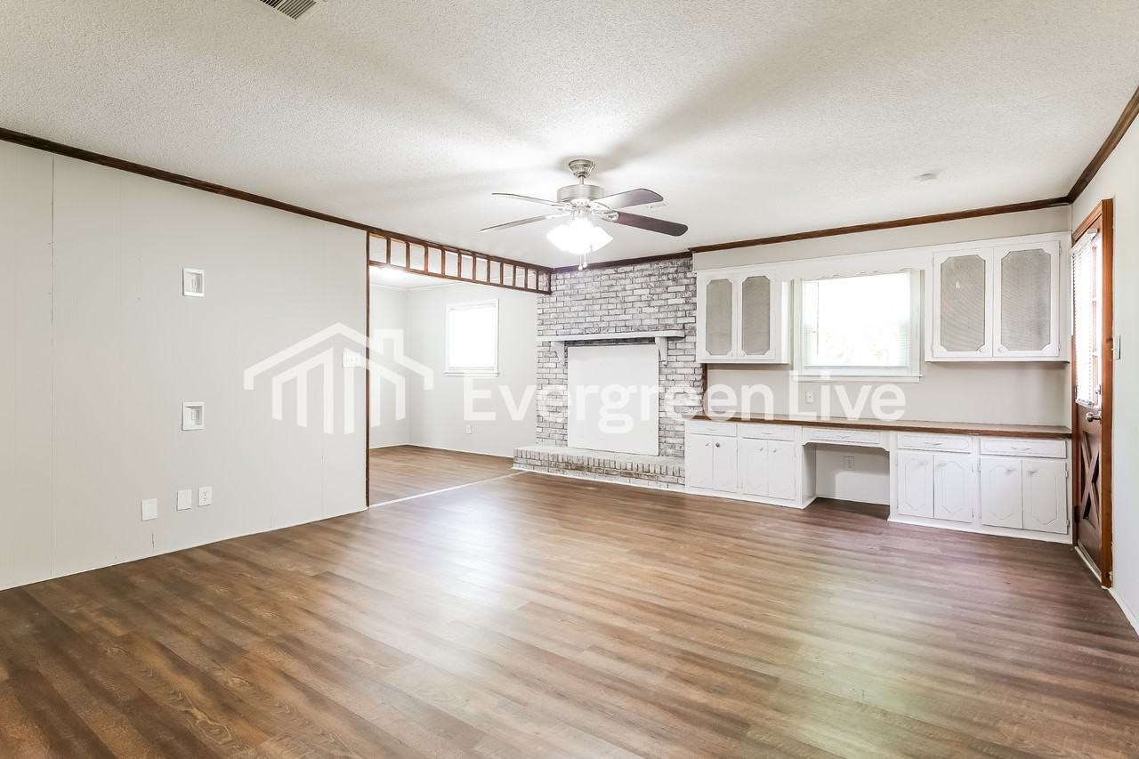 943 Mike Cir - Photo 3 of 15