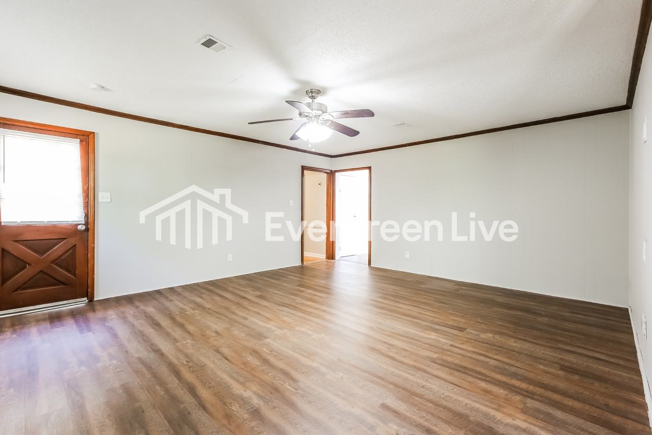 943 Mike Cir - Photo 4 of 15