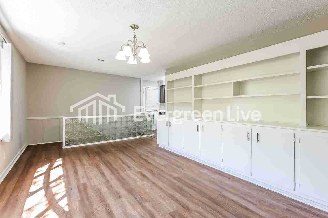 943 Mike Cir - Photo 5 of 15