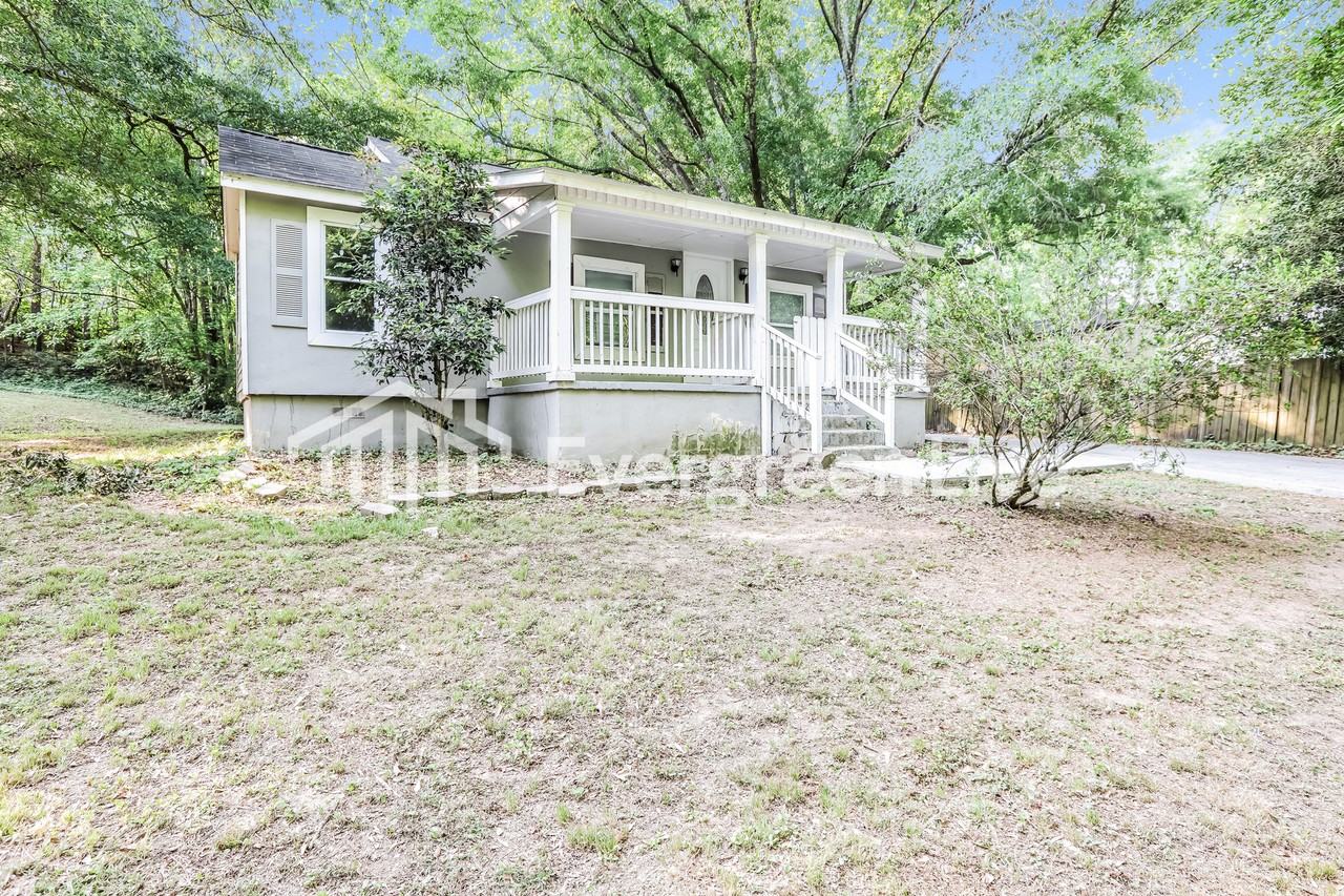 3906 Valley Rd - Photo 2 of 10