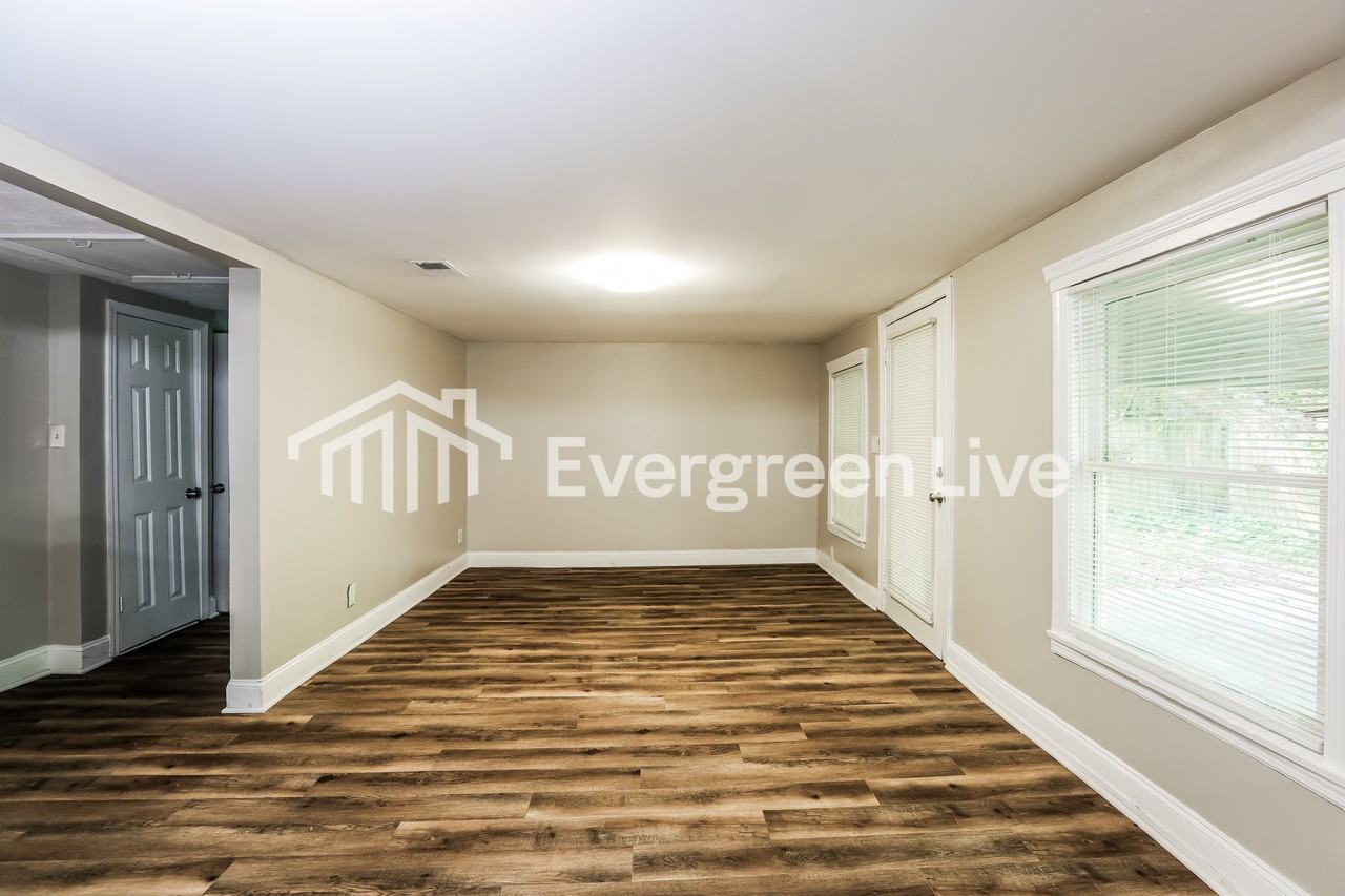 3906 Valley Rd - Photo 6 of 10