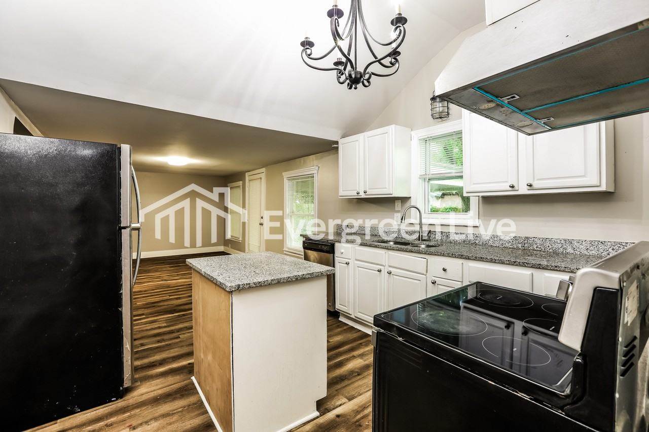 3906 Valley Rd - Photo 7 of 10