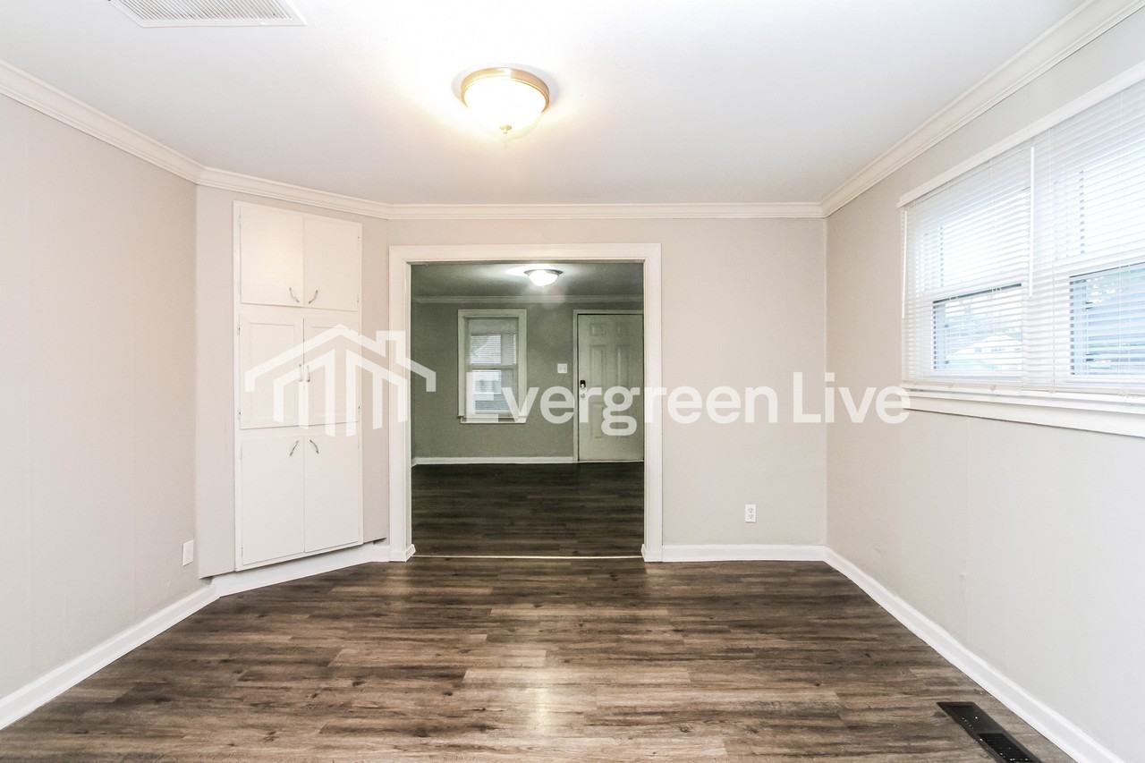 2230 N Butler Ave - Photo 6 of 15