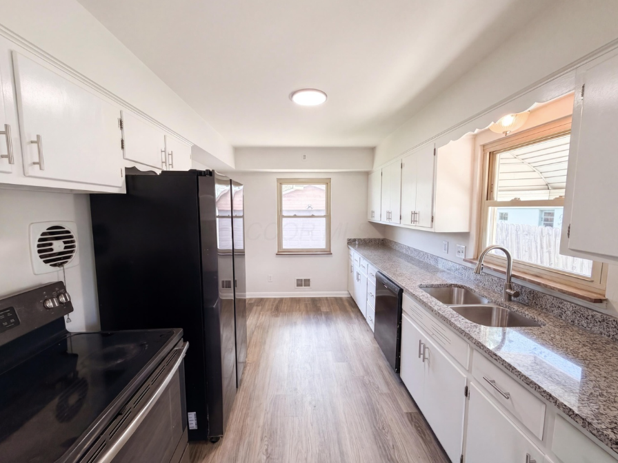 2839 Homecomer Dr - Photo 2 of 20