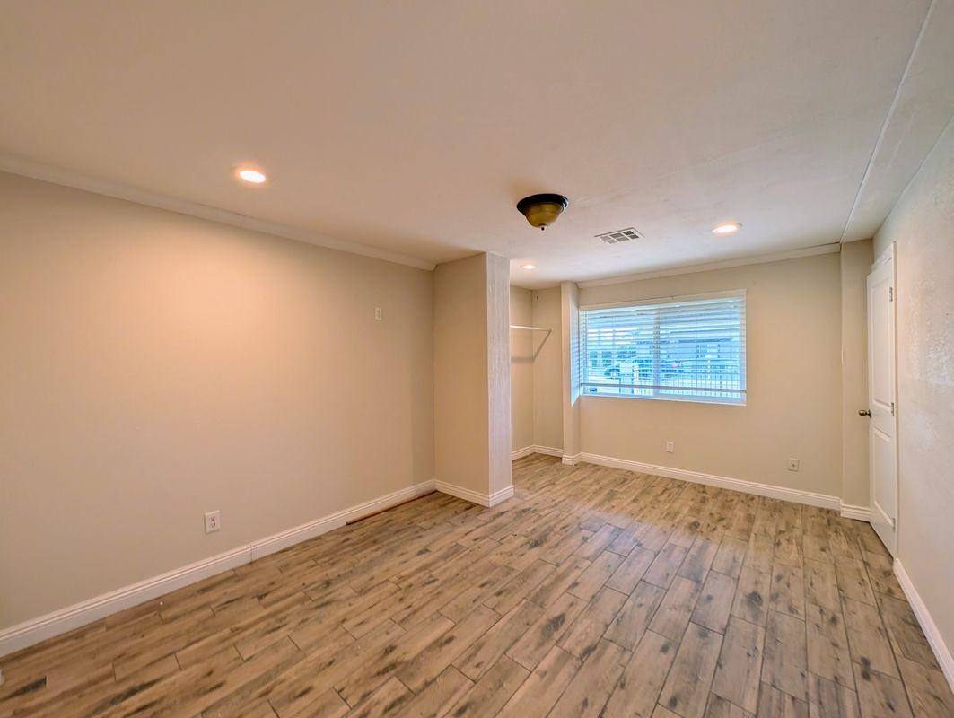 13208 W Tuckey Ln - Photo 2 of 50