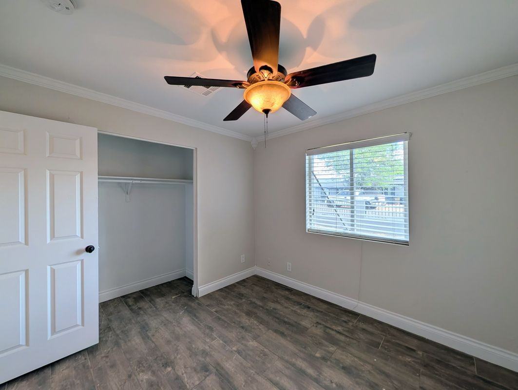 13208 W Tuckey Ln - Photo 3 of 50