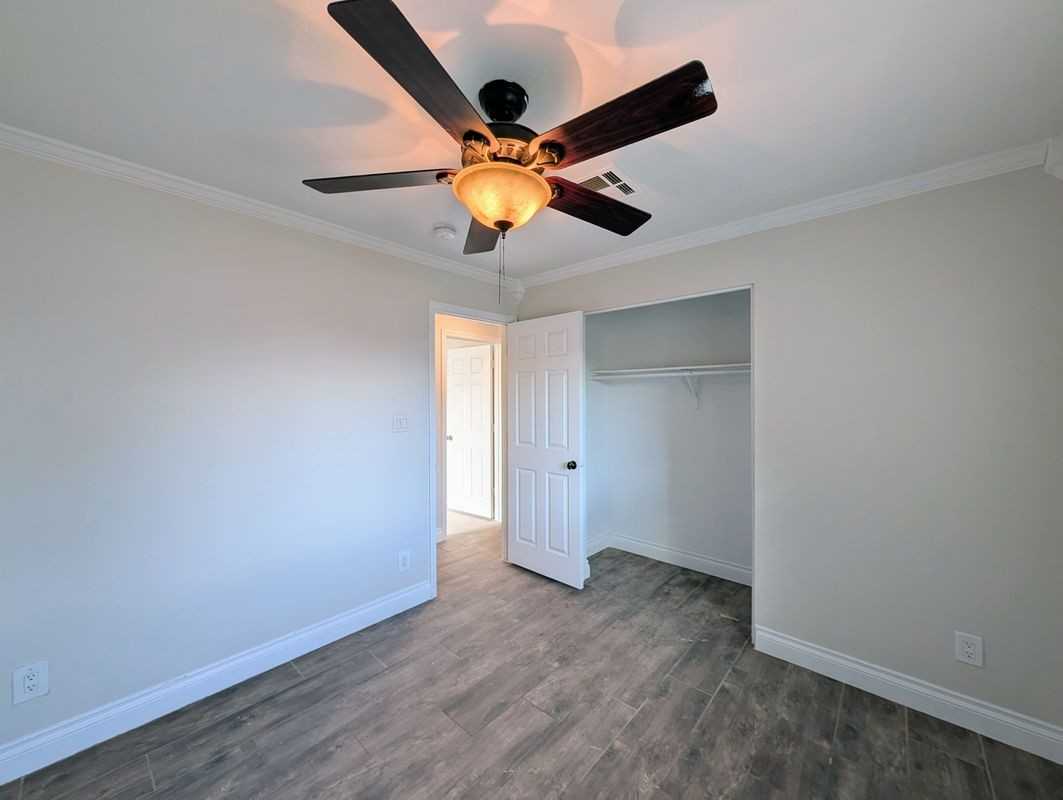 13208 W Tuckey Ln - Photo 6 of 50