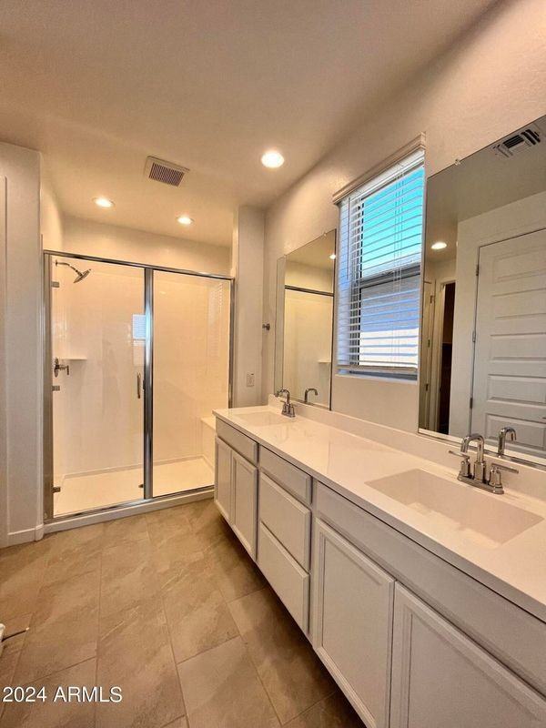 9509 W Sells Dr - Photo 3 of 9