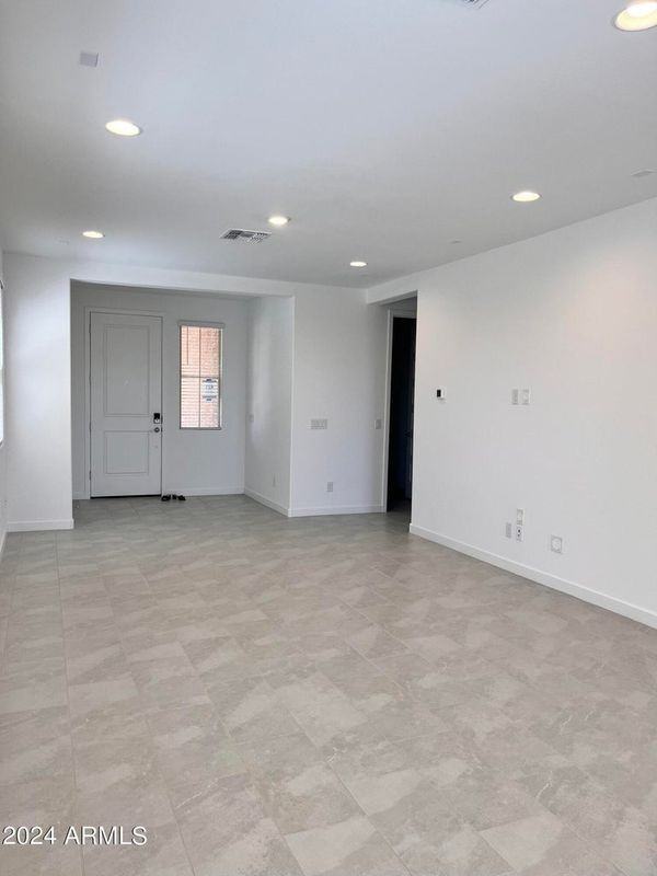 9509 W Sells Dr - Photo 4 of 9