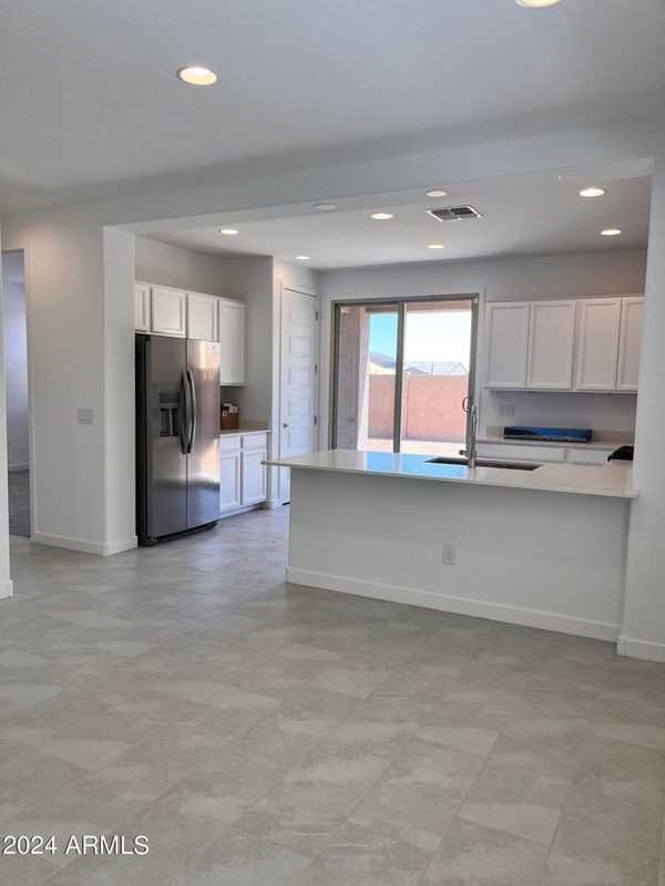 9509 W Sells Dr - Photo 5 of 9