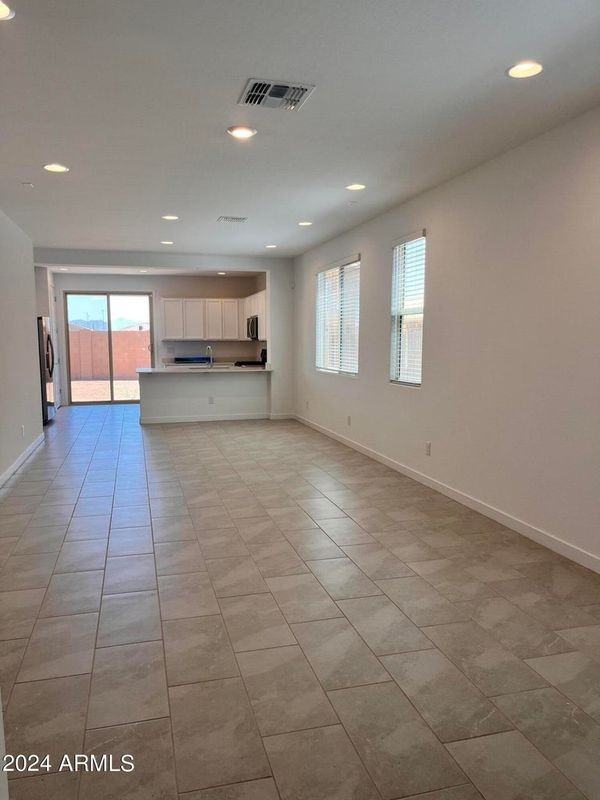 9509 W Sells Dr - Photo 6 of 9