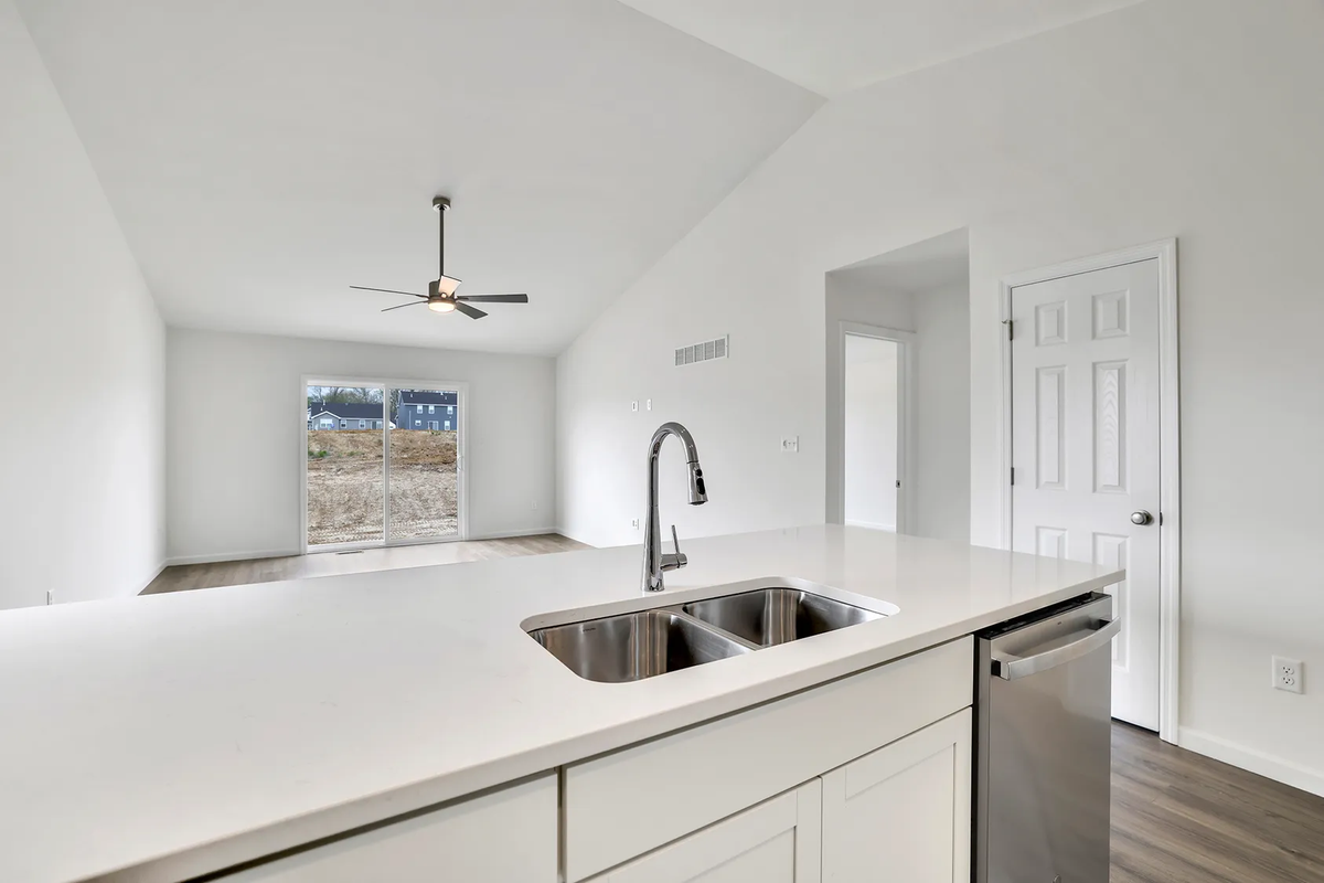 728 Courtshire Xing - Photo 5 of 21
