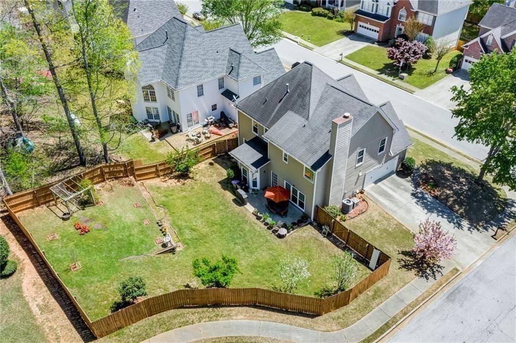 2847 Lowe Ct - Photo 3 of 37