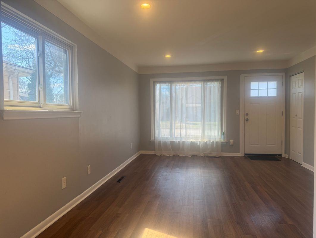 4631 Ziegler St - Photo 2 of 10