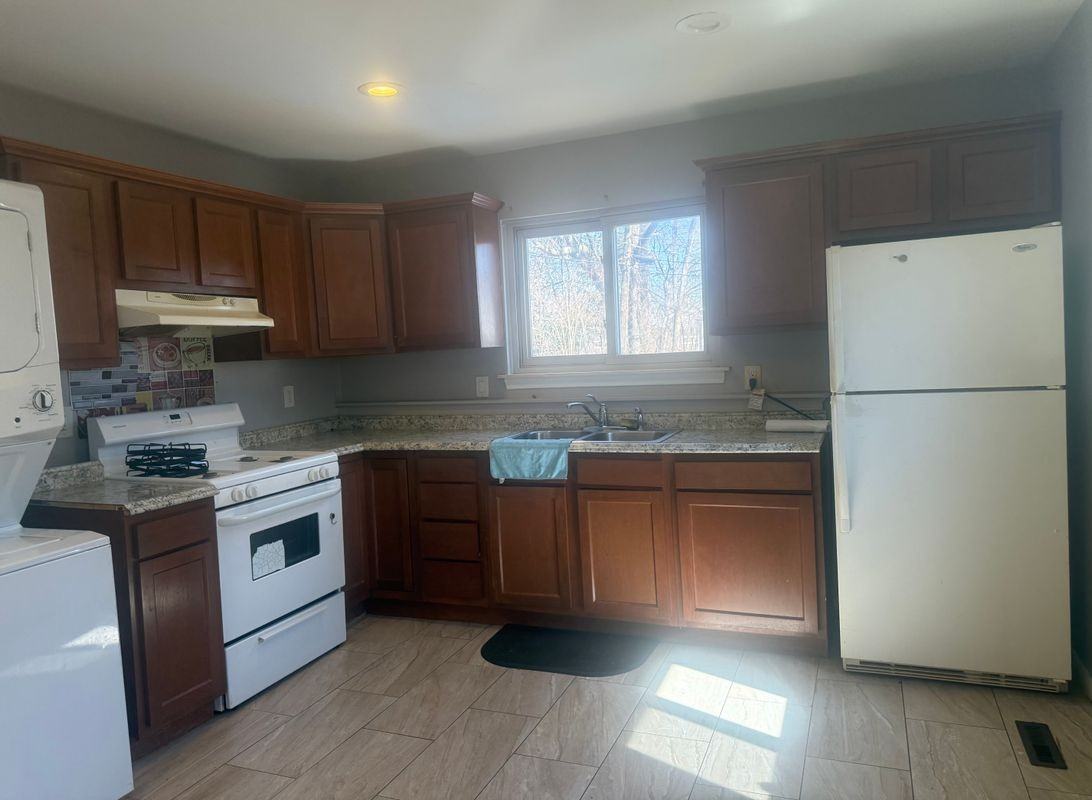 4631 Ziegler St - Photo 4 of 10