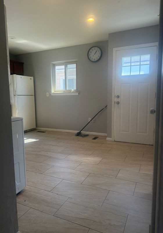 4631 Ziegler St - Photo 5 of 10