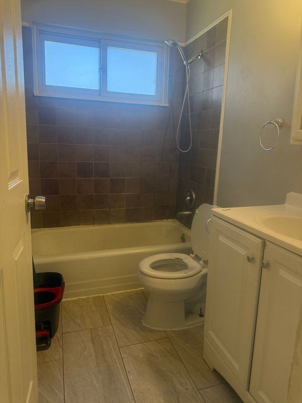 4631 Ziegler St - Photo 7 of 10