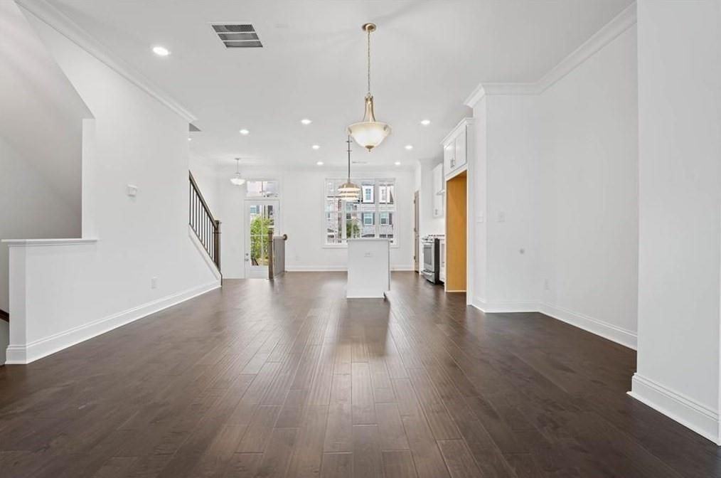 4590 Sims Park Overlook - Photo 5 of 16