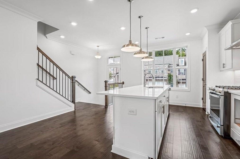 4590 Sims Park Overlook - Photo 7 of 16