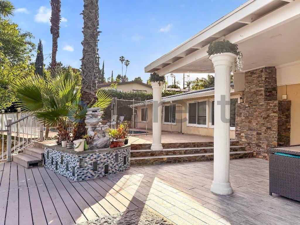 20520 Rhoda St #1 - Photo 5 of 35