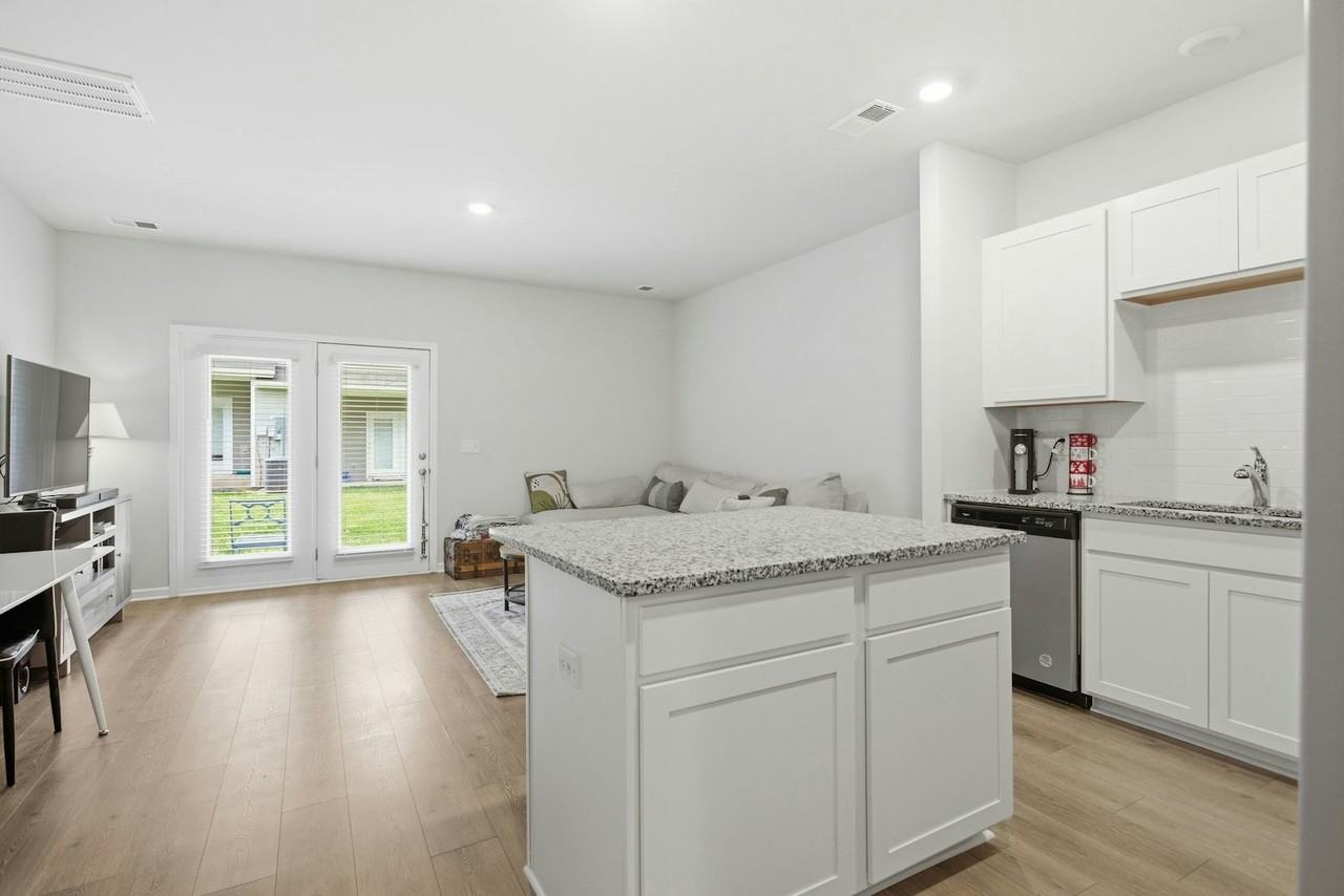 902 Marcy Landing - Photo 4 of 28