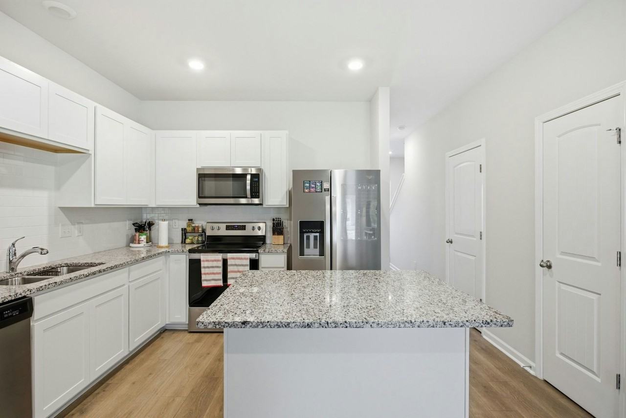 902 Marcy Landing - Photo 6 of 28