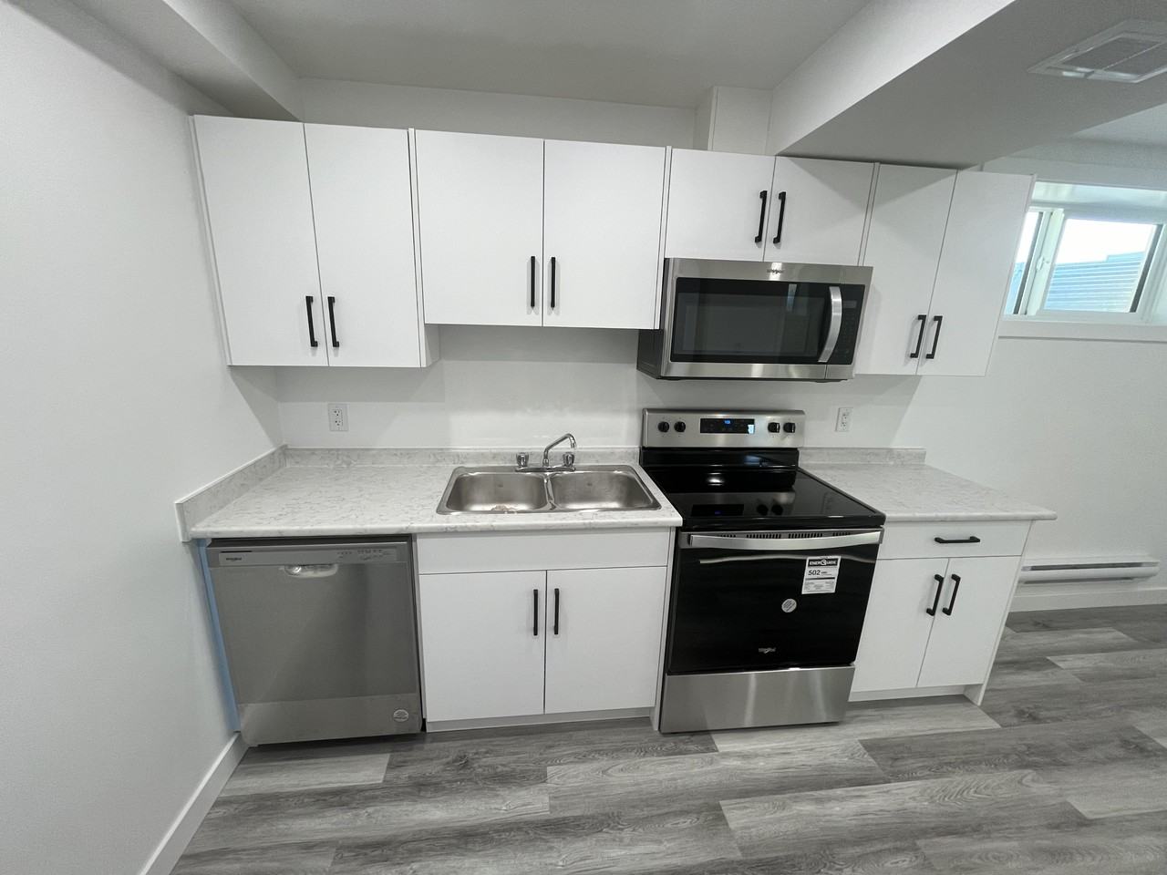 115 Stromberg Cres - Photo 6 of 9