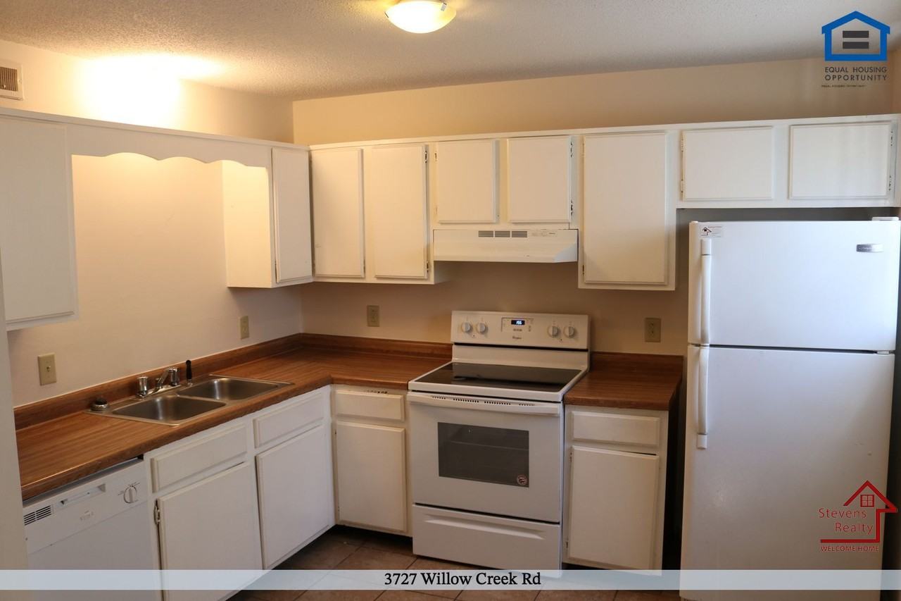 3725 Willow Creek Rd - Photo 5 of 15