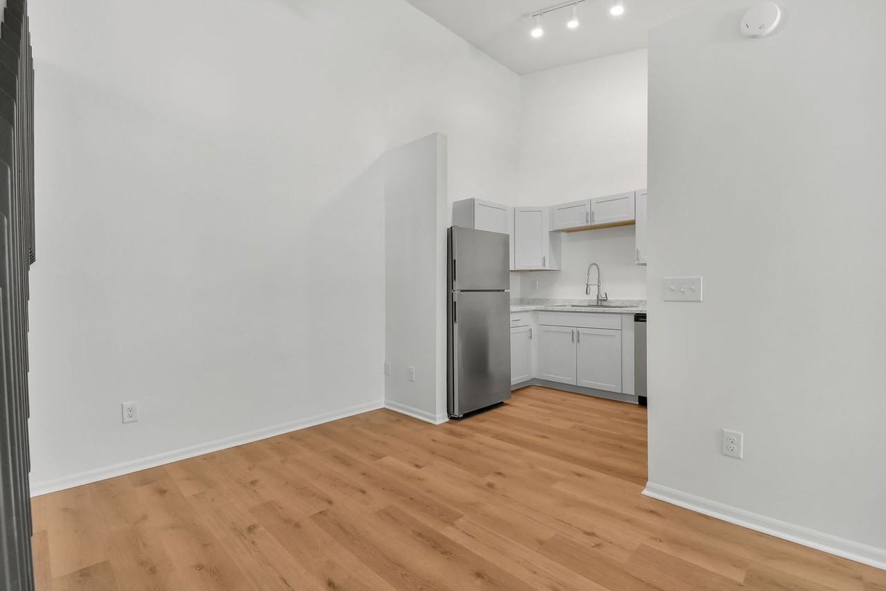 Coventry Apartments - Photo 4 of 28