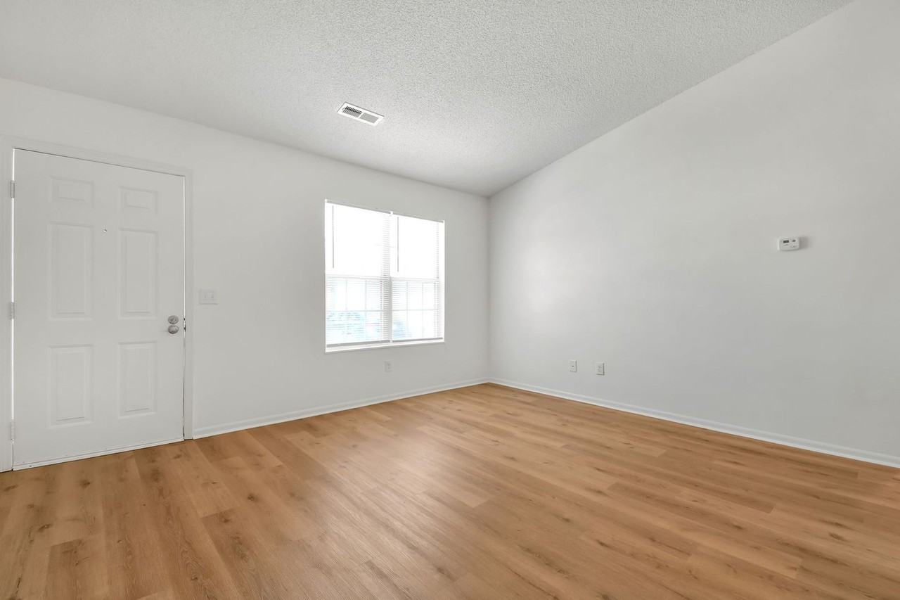 Coventry Apartments - Photo 6 of 28