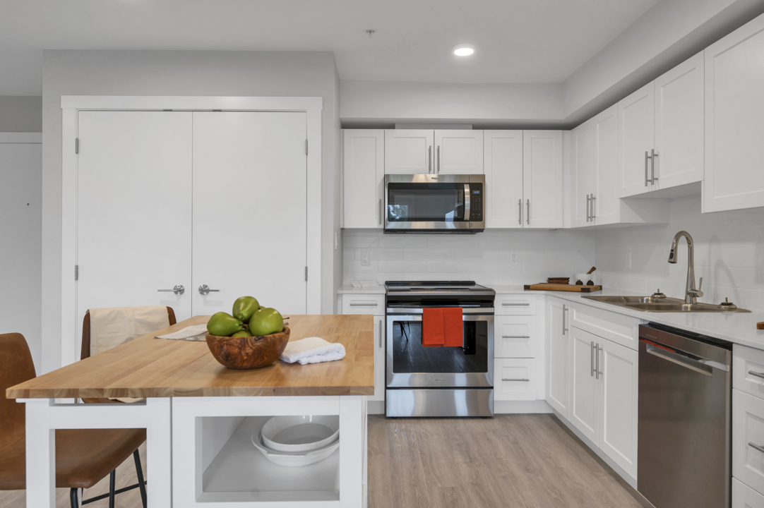 West Harbour - Photo 4 of 38