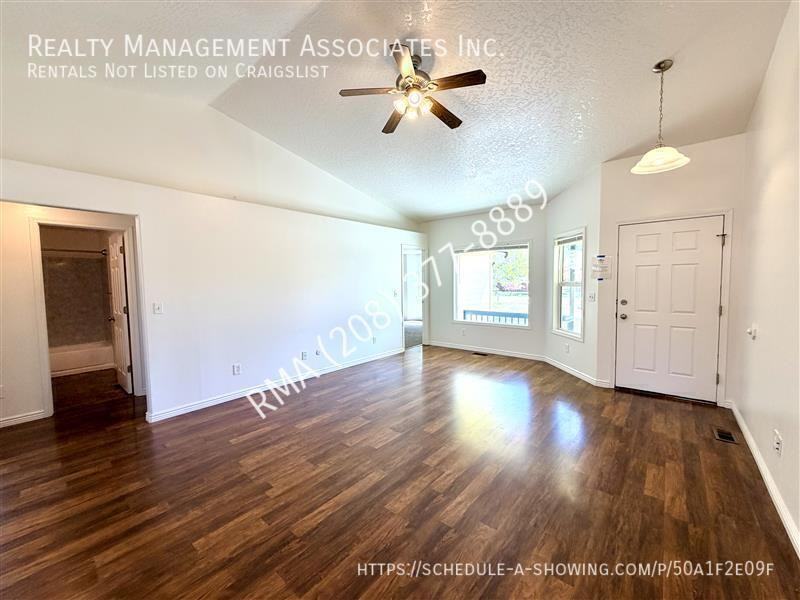 2324 Yucca Pl - Photo 3 of 15