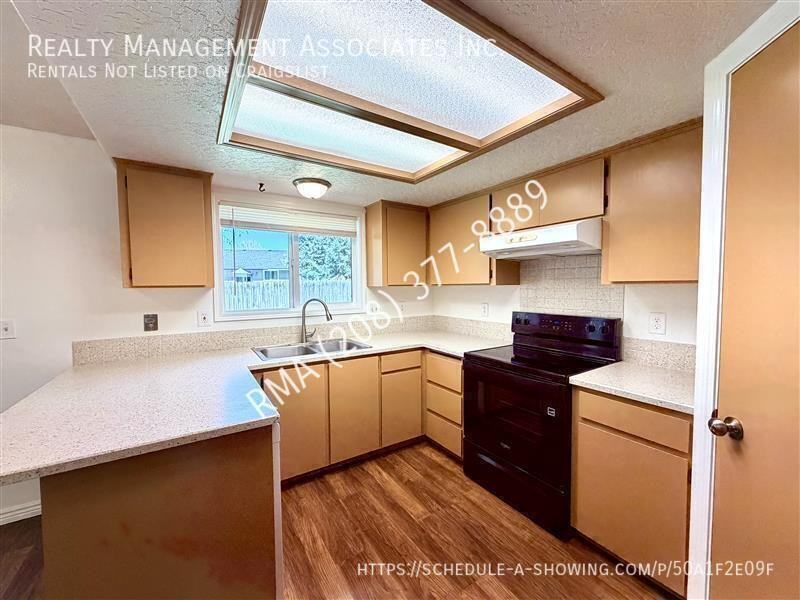 2324 Yucca Pl - Photo 7 of 15