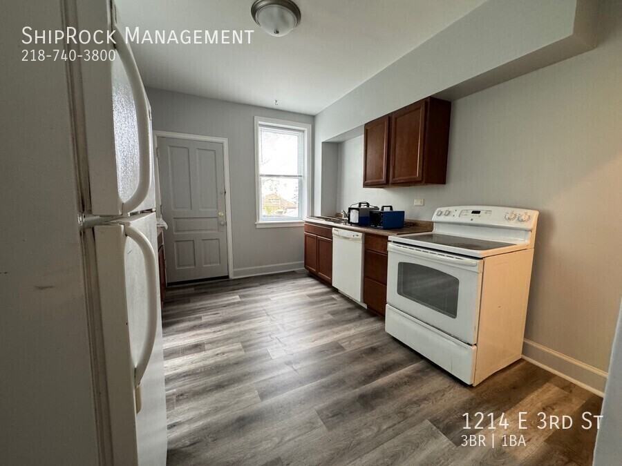 1214 E 3rd St - Photo 2 of 15