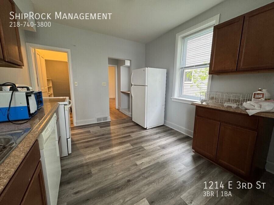 1214 E 3rd St - Photo 3 of 15