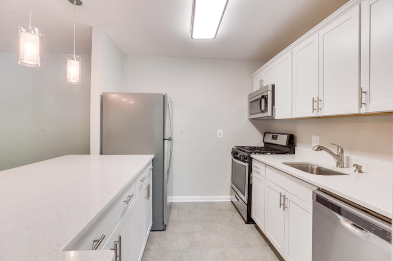 5200 Crossfield Ct - Photo 5 of 15